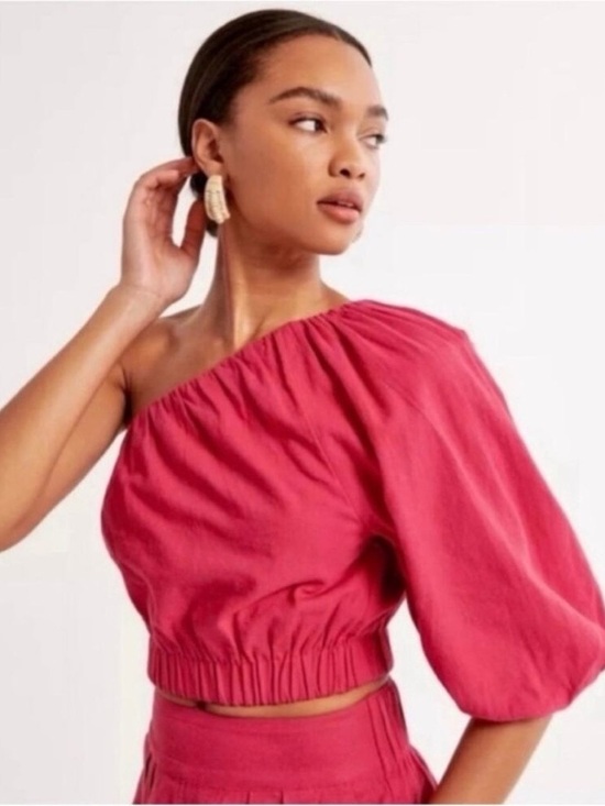 Abercrombie & Fitch Tops - Abercrombie & Fitch Red Linen One Shoulder Puff Sleeve Top